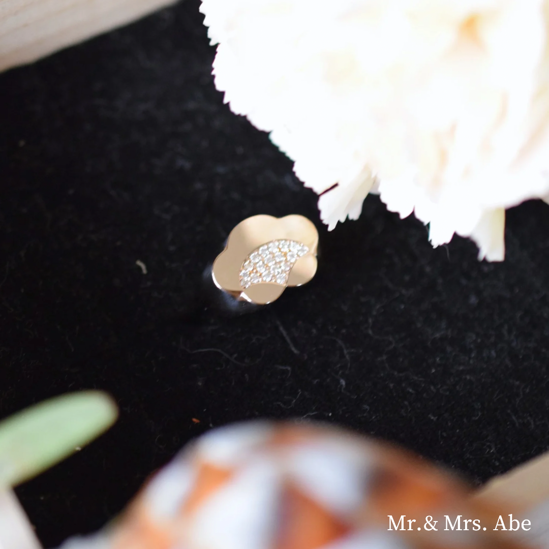 Scent K18 & Diamond signet ring pavé & champagne gold