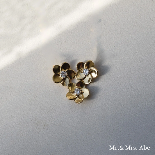 Blossom triple bouquet earrings in yellow gold