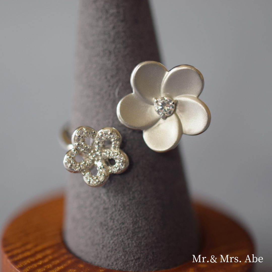 Blossom double bouquet ring white gold