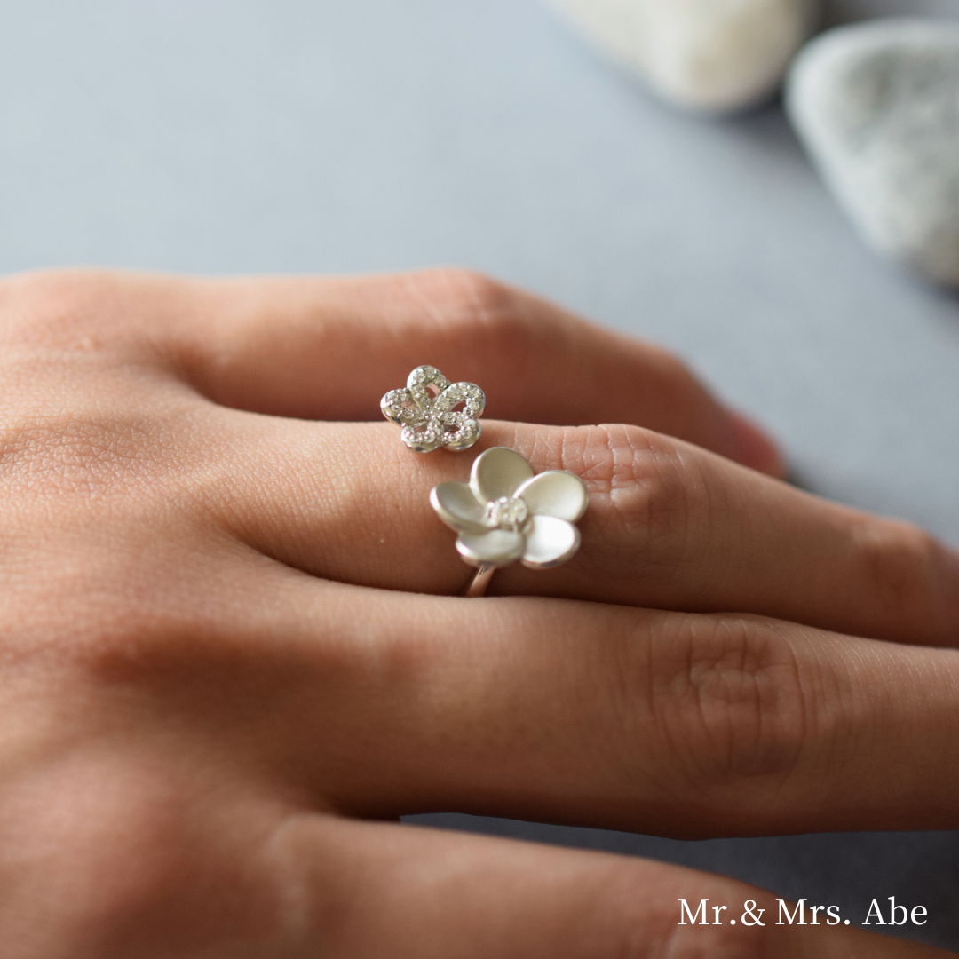 Blossom double bouquet ring white gold