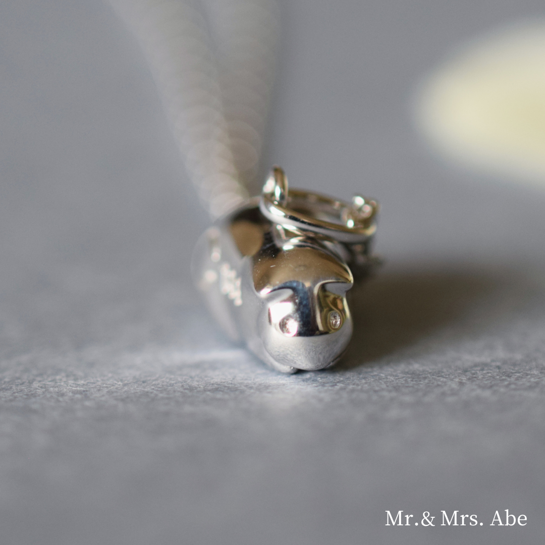 GUINEA MATE x Mr. & Mrs. Abe Guinea Pig Necklace