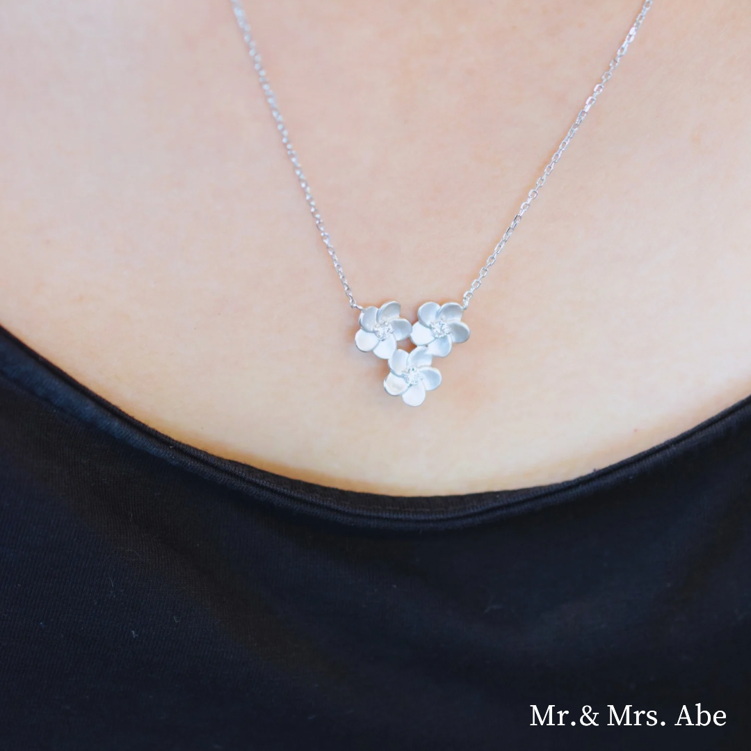 Blossom 트리플 부케 네크리스 화이트 골드