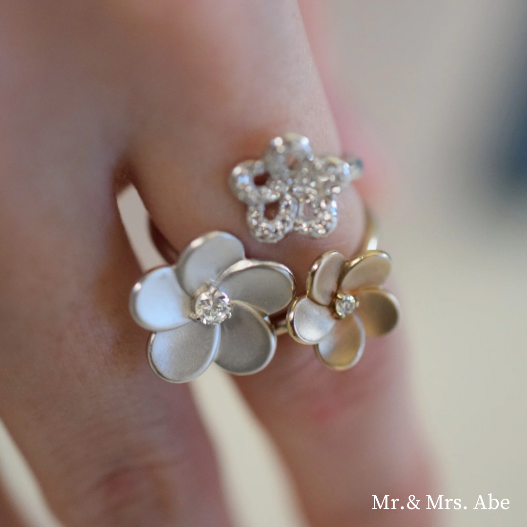 Blossom double bouquet ring white gold